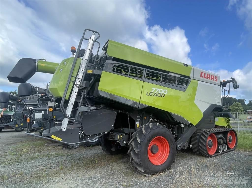 CLAAS 7700 TT Зернозбиральні комбайни