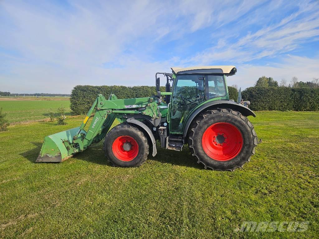Fendt 211 Vario Трактори