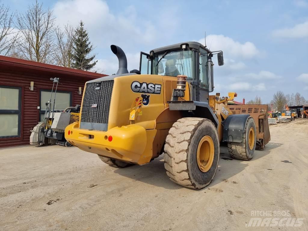 CASE 821 FXR Фронтальні навантажувачі