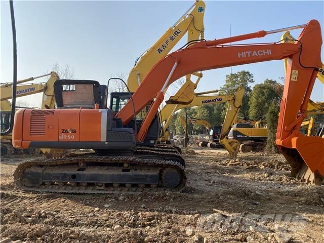 Hitachi ZX250 Гусеничні екскаватори