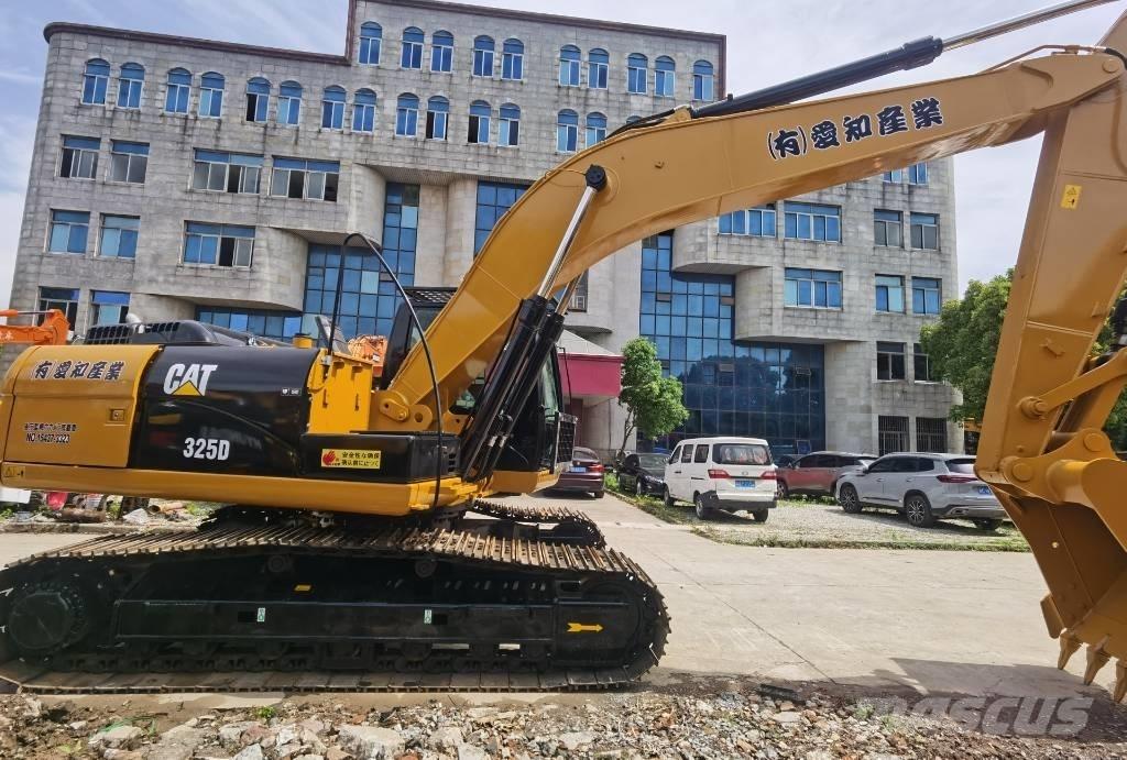CAT 325 D Гусеничні екскаватори