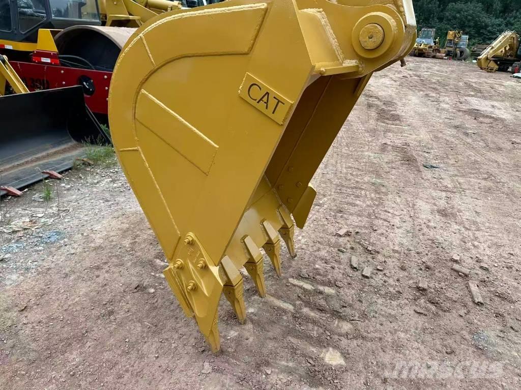 CAT 320BL Гусеничні екскаватори