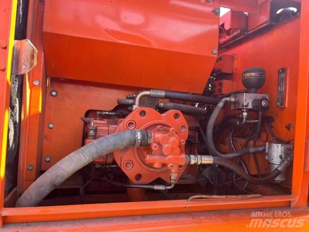 Doosan DH 150 LC-7 Гусеничні екскаватори