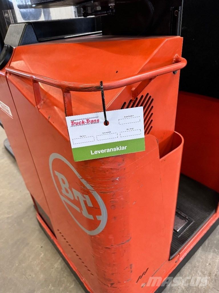 Toyota SSE160 Самохідні електроштабелери