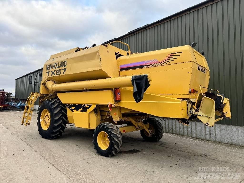 New Holland TX 67 Зернозбиральні комбайни