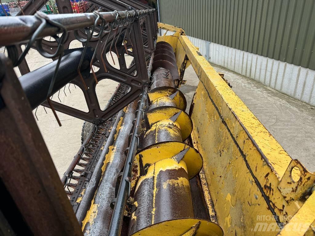 New Holland TX 67 Зернозбиральні комбайни
