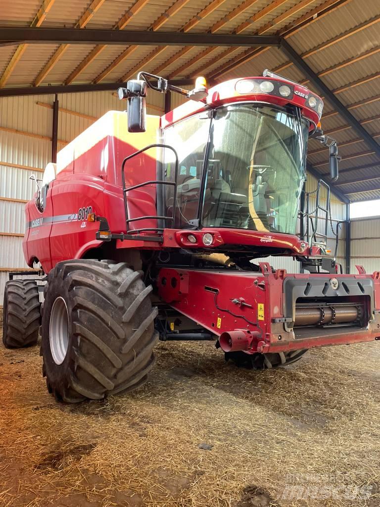 Case IH 8010 Зернозбиральні комбайни