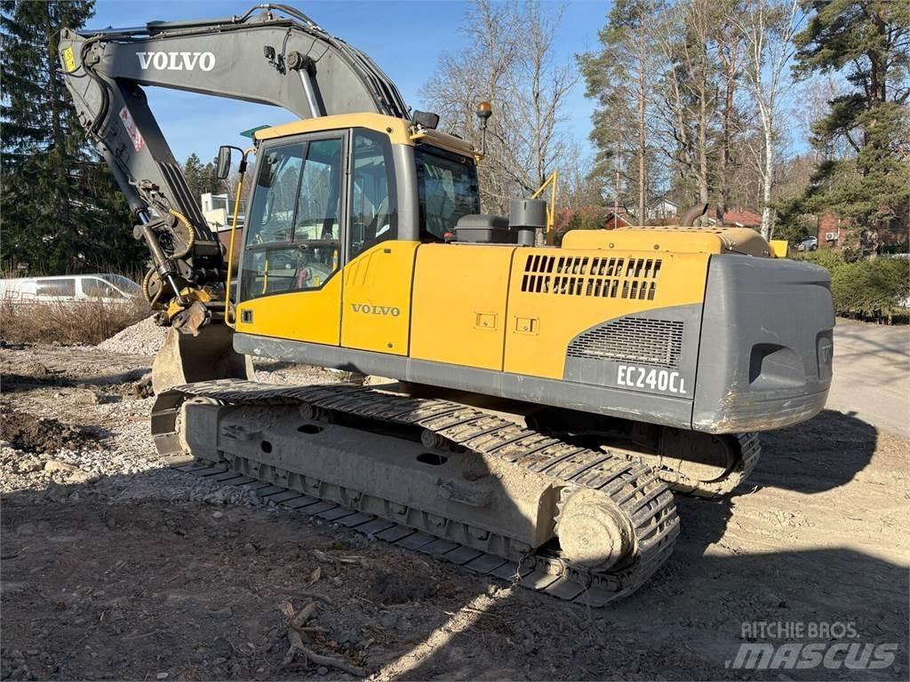 Volvo EC240CL Гусеничні екскаватори