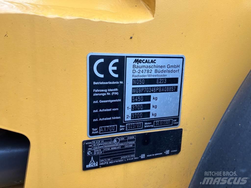 Mecalac AX 700 Фронтальні навантажувачі