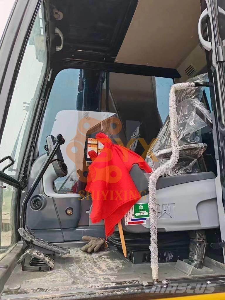 CAT 330DL Гусеничні екскаватори