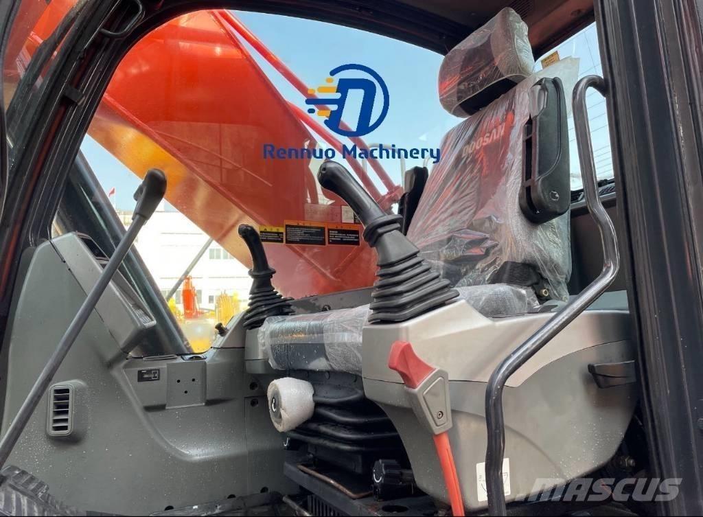 Doosan DX 300 Гусеничні екскаватори