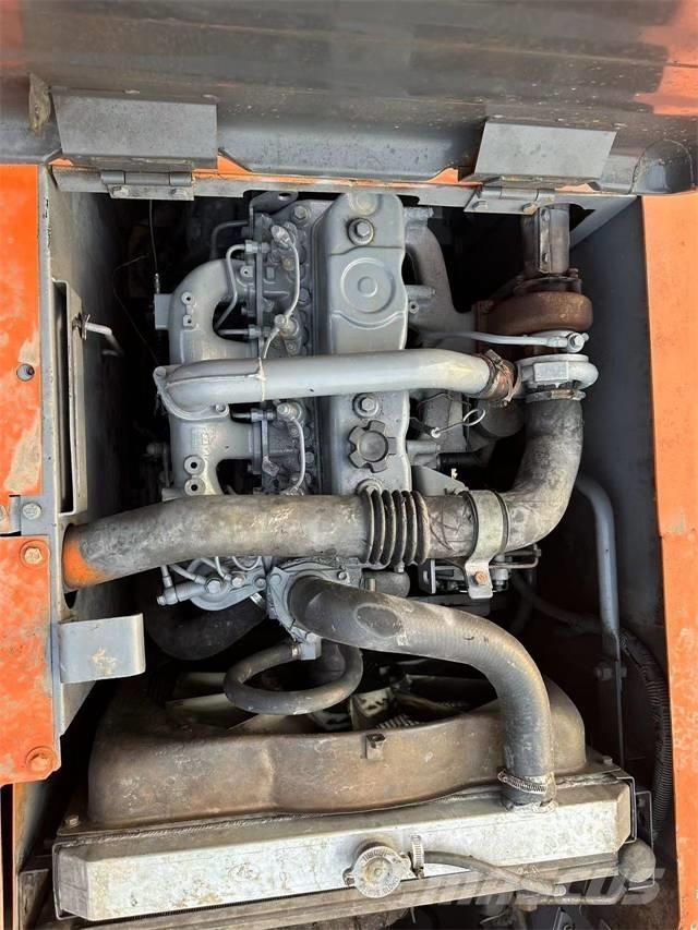 Hitachi EX120 Гусеничні екскаватори