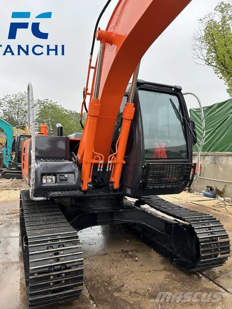Hitachi ZX 120 Гусеничні екскаватори
