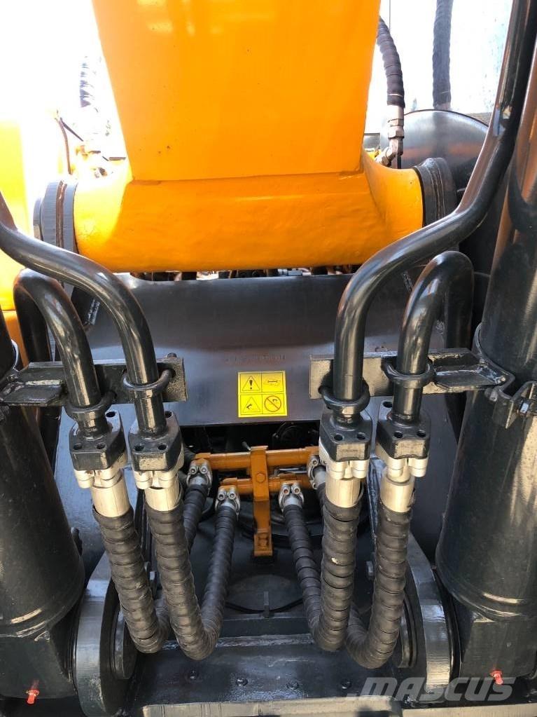 Hyundai R220LC-9S Гусеничні екскаватори