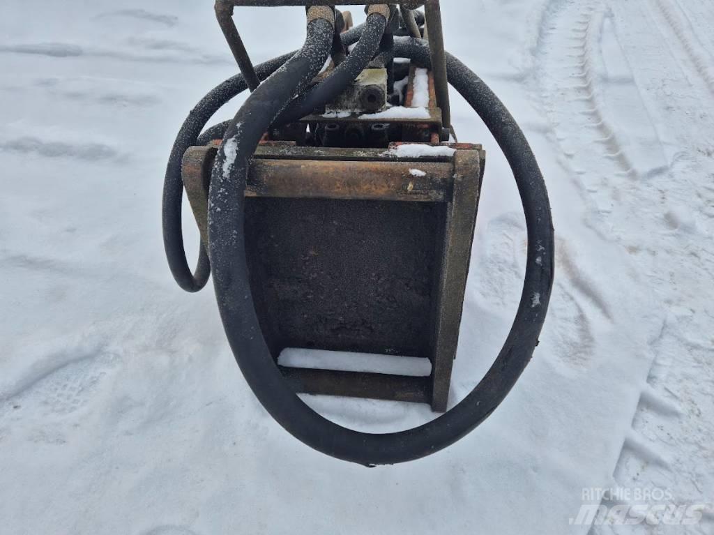 Rammer S45 kiinnike Плуги
