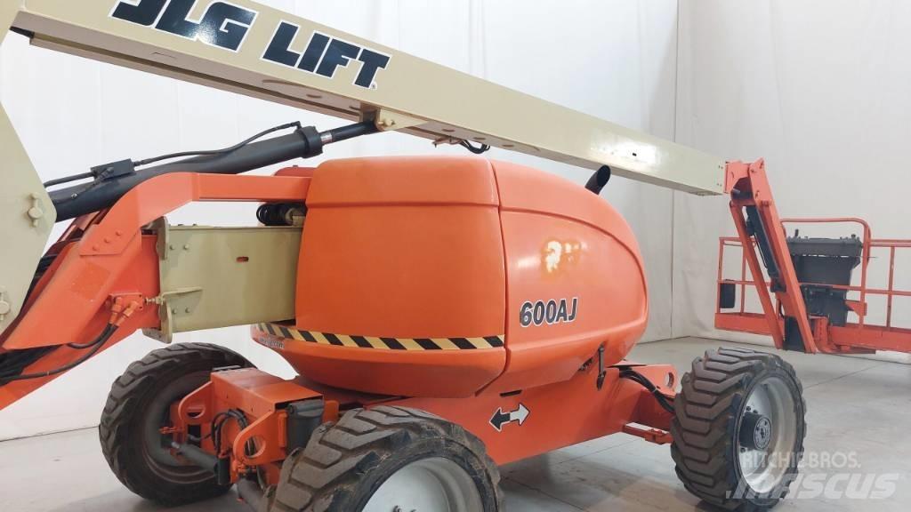 JLG 600 AJ Колінчаті підйомники