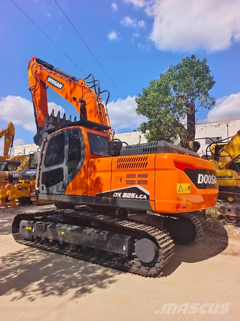 Doosan DX225LC-9T Гусеничні екскаватори