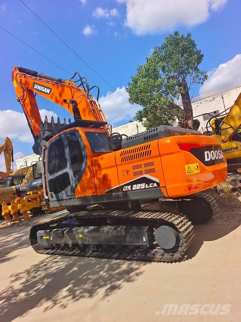 Doosan DX225LC-9T Гусеничні екскаватори