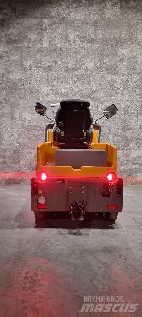 Jungheinrich EZS570 Тягачі