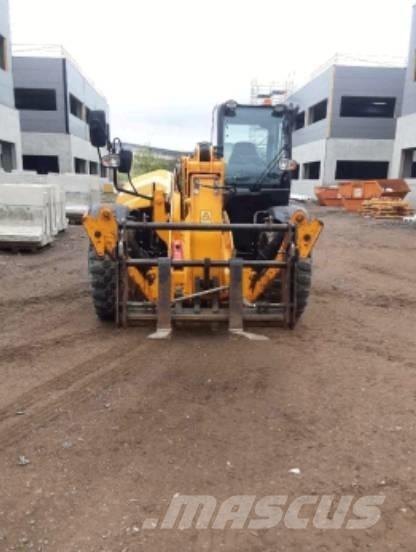 JCB 540-140 Телескопічні навантажувачі