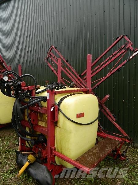 Hardi 800 Причіпні обприскувачі