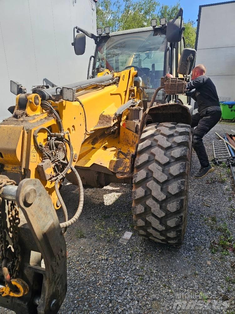 JCB TM 320 S Телескопічний навантажувач