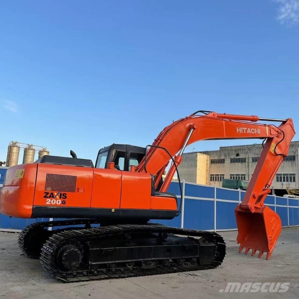 Hitachi ZX200 Гусеничні екскаватори
