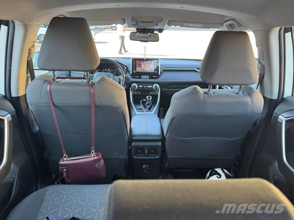 Toyota RAV-4 Автомобілі