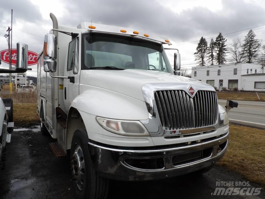 Freightliner M2 Вантажівки для доставки напоїв