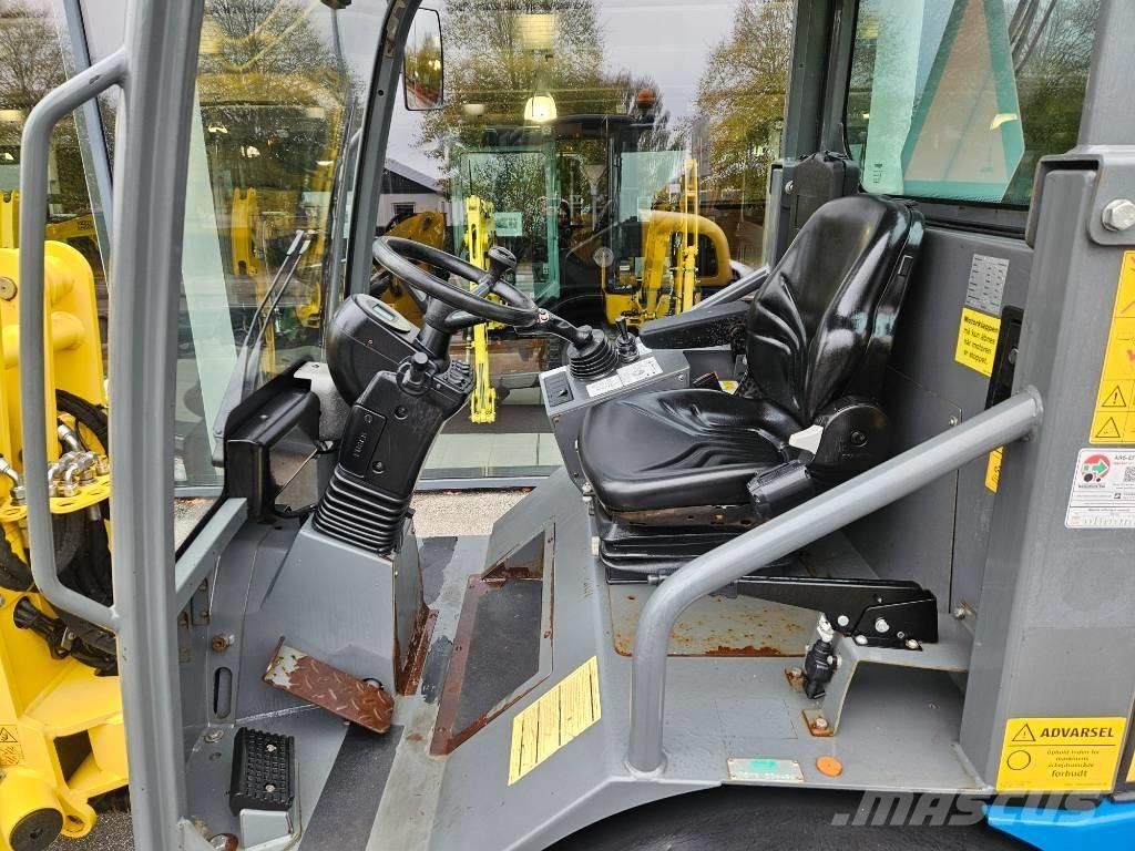 Weidemann 2070LP Малі навантажувачі