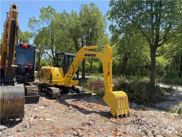 Komatsu PC56-7 Гусеничні екскаватори