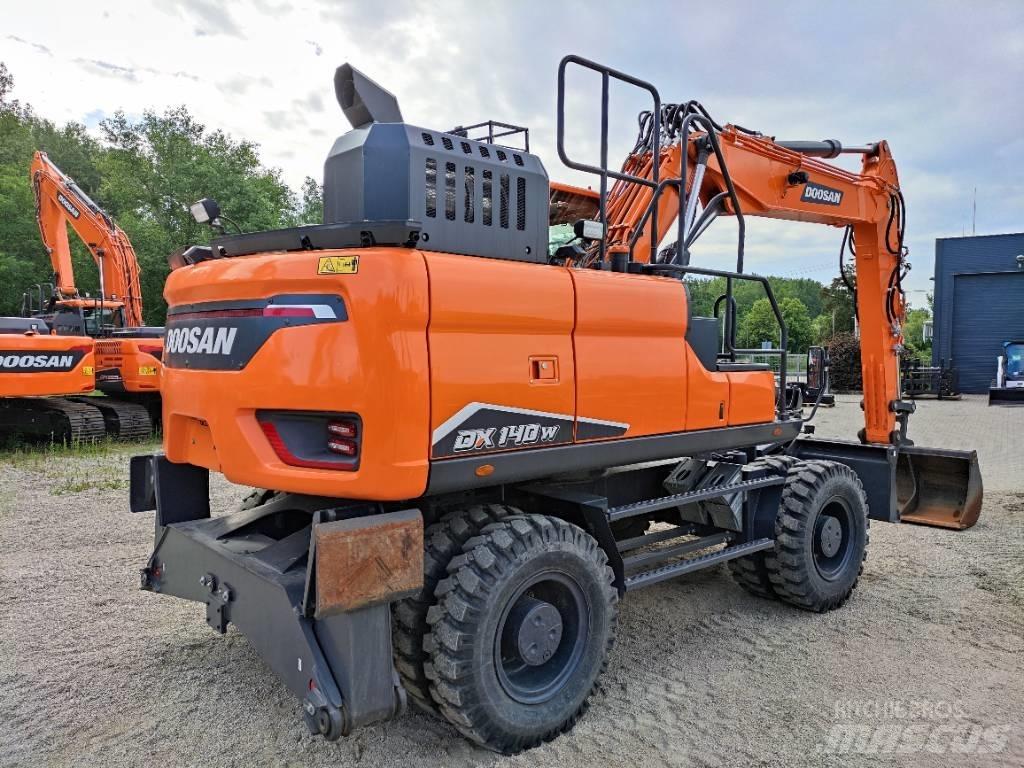 Doosan DX140W-7 Колісні екскаватори