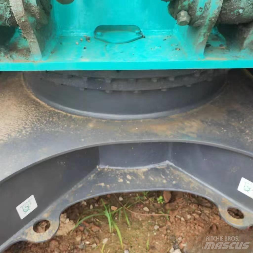 Kobelco SK 200 Гусеничні екскаватори