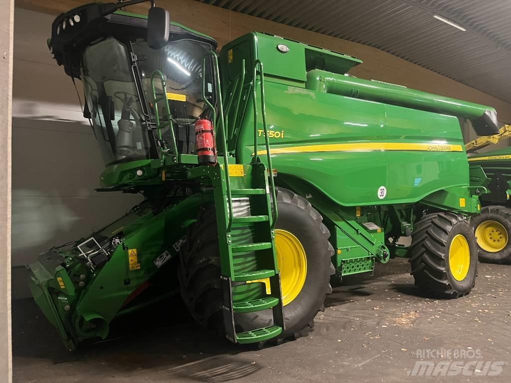 John Deere T550i Зернозбиральні комбайни