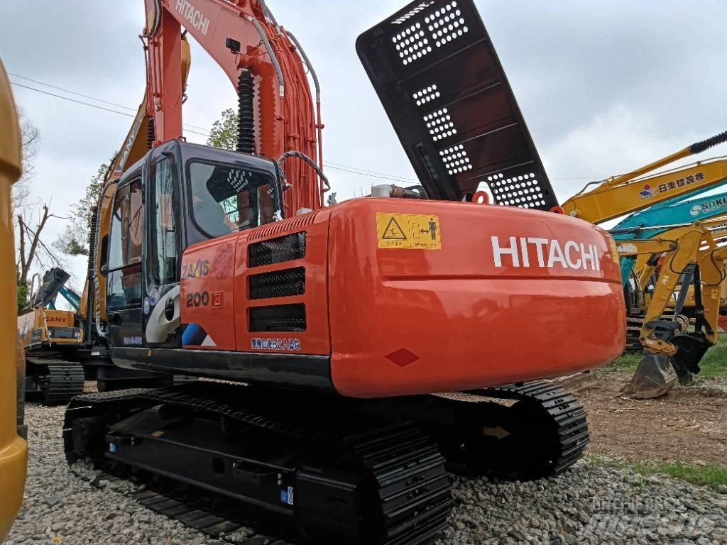 Hitachi ZX 200 Гусеничні екскаватори