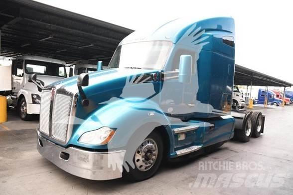 Kenworth T680 Тягачі