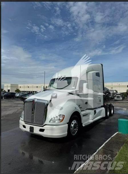 Kenworth T680 Тягачі