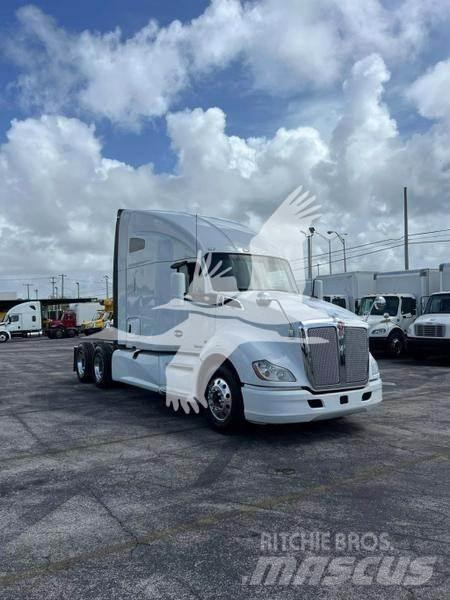 Kenworth T680 Тягачі
