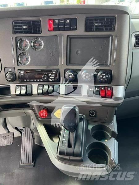 Kenworth T680 Тягачі
