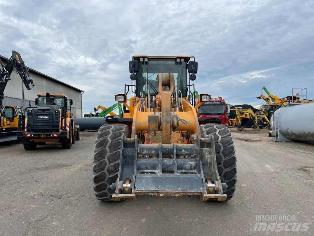 Hyundai HL960XT Фронтальні навантажувачі
