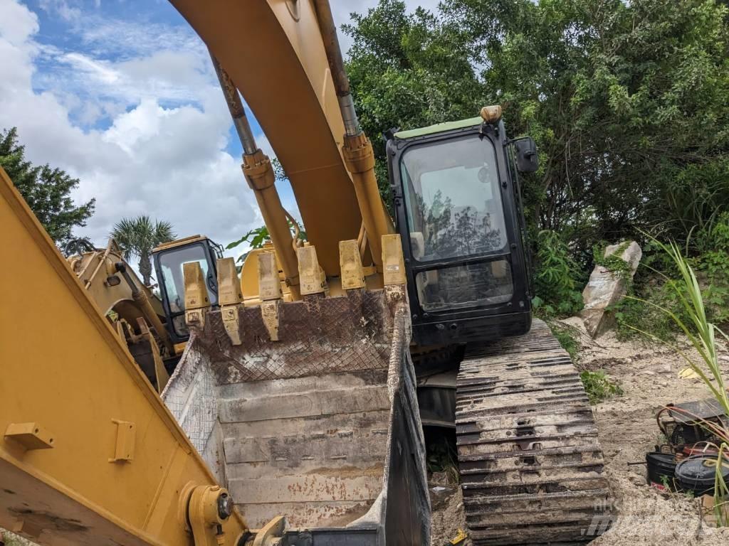 CAT 330 CL Гусеничні екскаватори
