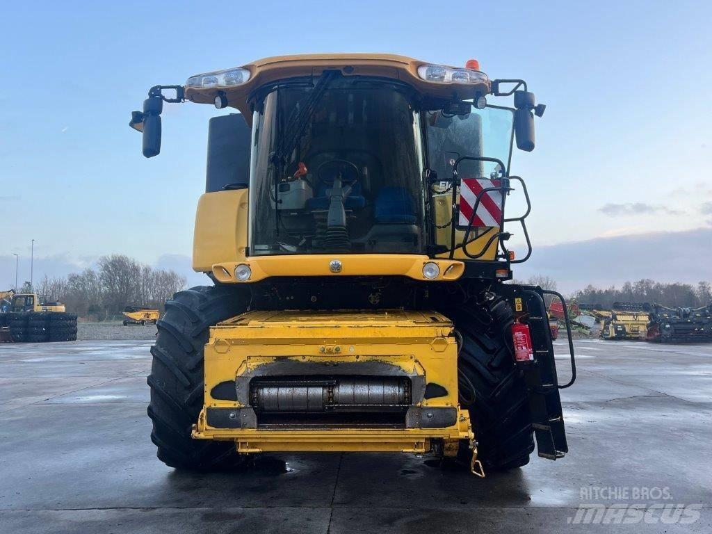 New Holland CR 9080 Зернозбиральні комбайни