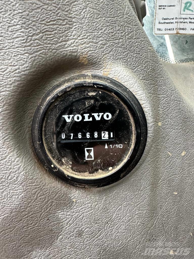 Volvo EC 140 Гусеничні екскаватори