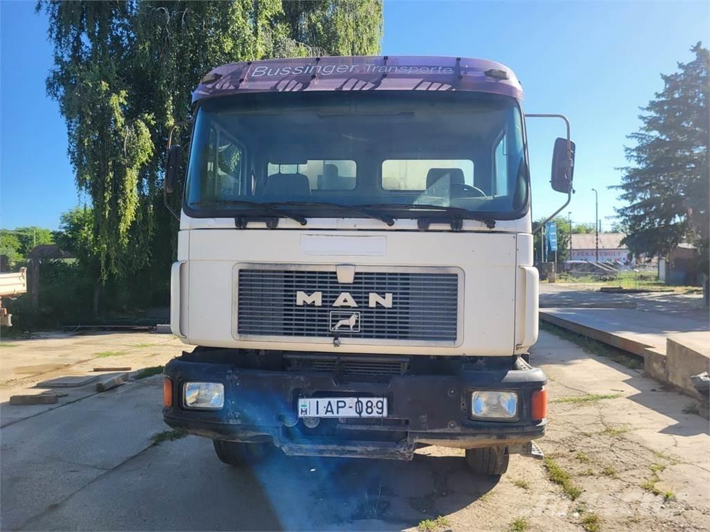 MAN 32.342 8X4 Шасі з кабіною