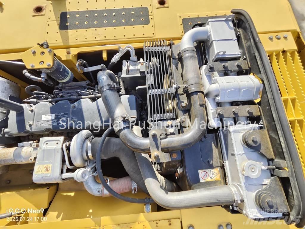 Komatsu 220-8 Гусеничні екскаватори