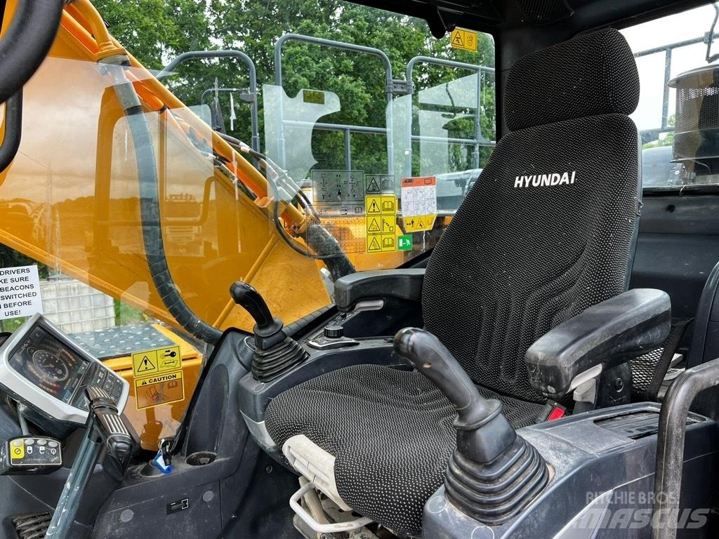 Hyundai HX 220 L Гусеничні екскаватори