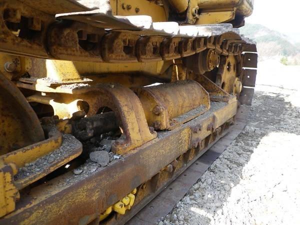 Komatsu D20S-3 Гусеничні бульдозери