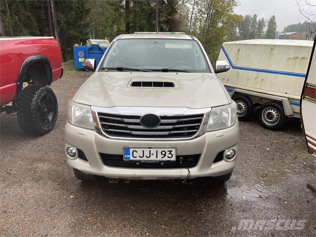Toyota Hilux Комунальні автомобілі / автомобілі загального призначення