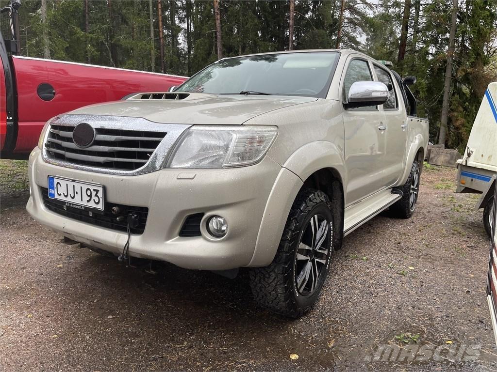 Toyota Hilux Комунальні автомобілі / автомобілі загального призначення