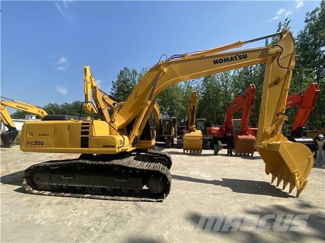 Komatsu PC200-7 Гусеничні екскаватори